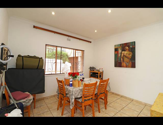3 BEDROOM HOUSE FOR SALE IN BRAMLEY